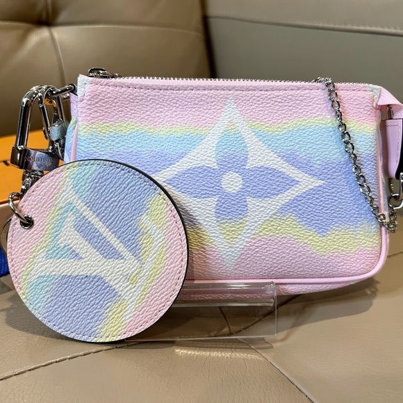 Louis Vuitton🔹Escale pastel mini pochette accessoires only - Picture 2 of 12